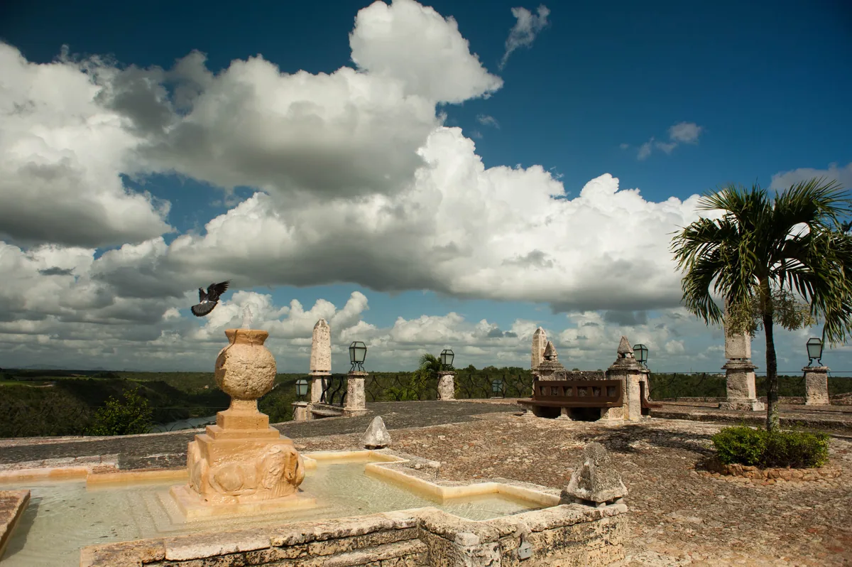The stone square of Altos de Chavón, a fountain and urns